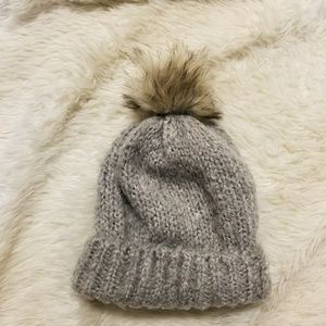 AE Pom Hat